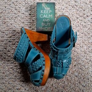 Brand new never worn Frye heeled clogs turquoise leather braided wooden heels 7M